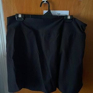 Brand NWT Old Navy Black Skort